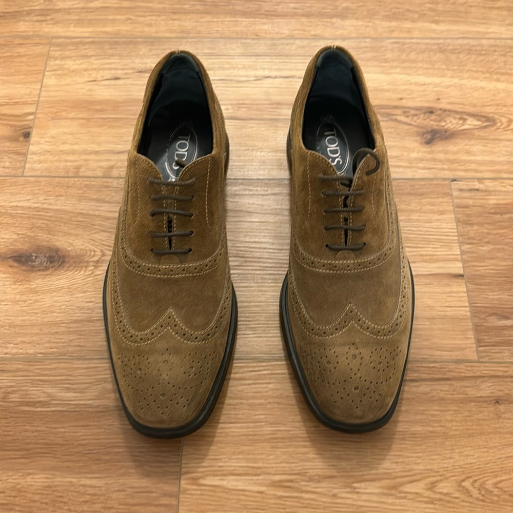 Tod’s Lace-ups in Suede